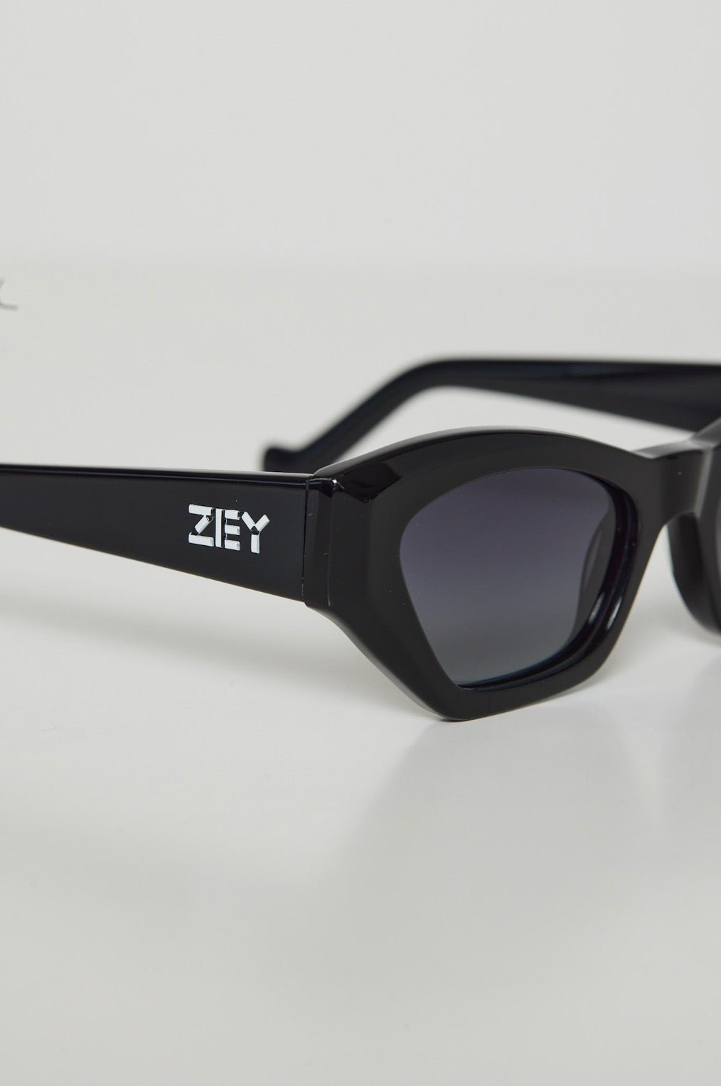 ZEY EYEWEAR BLACK